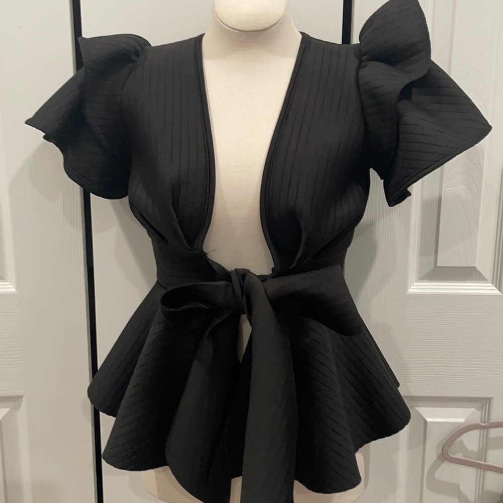 Daylight black ruffle top size small